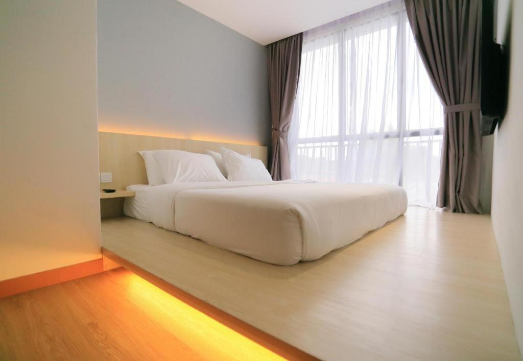 มิยาบิ โฮเต็ล เปอร์มัส Hotel ยะโฮร์บาห์รู ภายนอก รูปภาพ