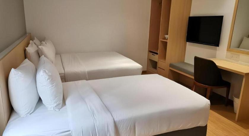 มิยาบิ โฮเต็ล เปอร์มัส Hotel ยะโฮร์บาห์รู ภายนอก รูปภาพ