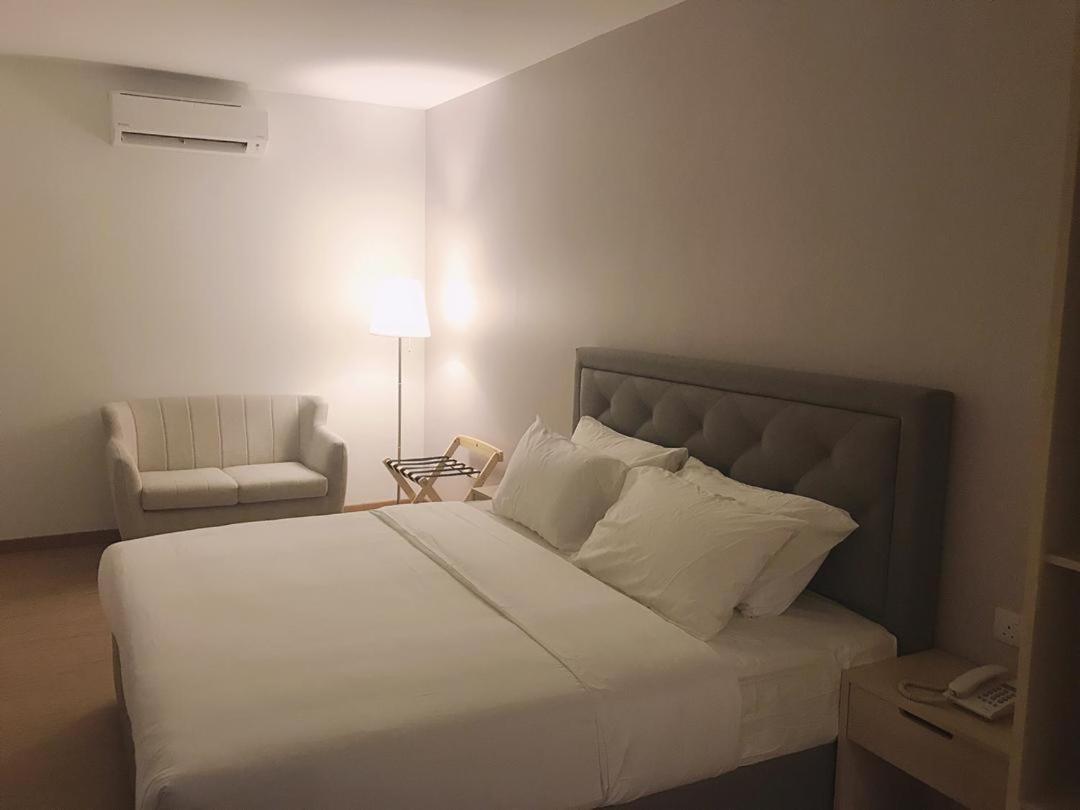 มิยาบิ โฮเต็ล เปอร์มัส Hotel ยะโฮร์บาห์รู ภายนอก รูปภาพ